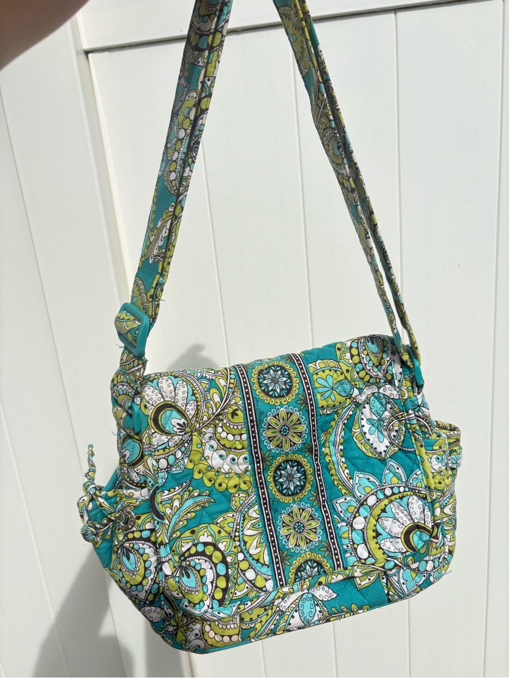 Vintage Vera Bradley purse, 2 pockets on the outside and 3 on the inside